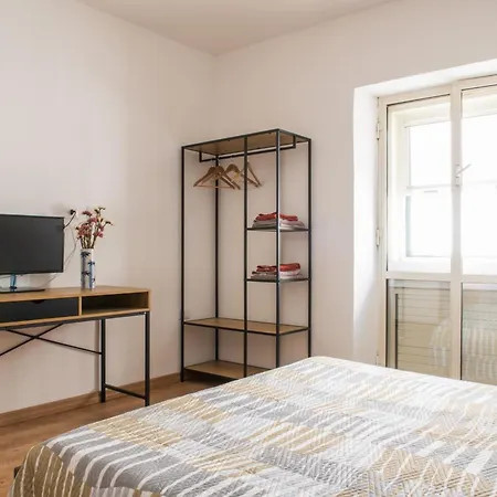 B.i.c. Bed & Breakfast *