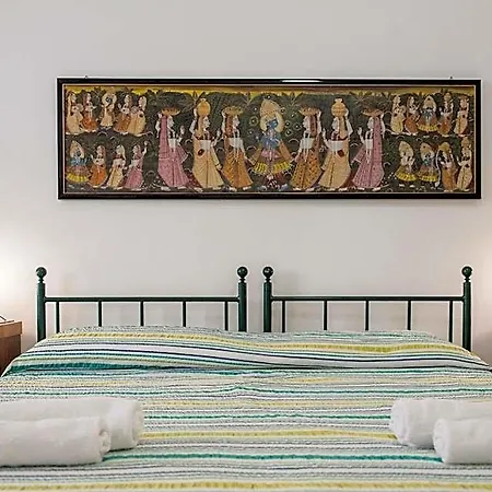 B.i.c. Bed & Breakfast *