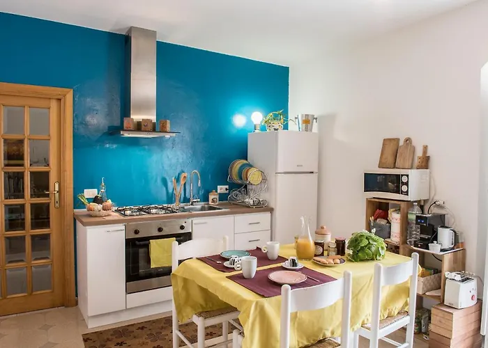 B.i.c. Bed & Breakfast *